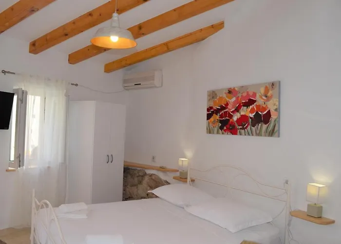 Romana * Τρογκίρ